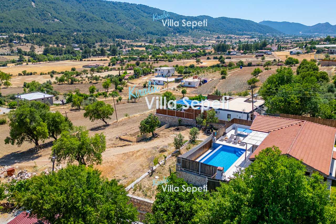 Villa Adeya