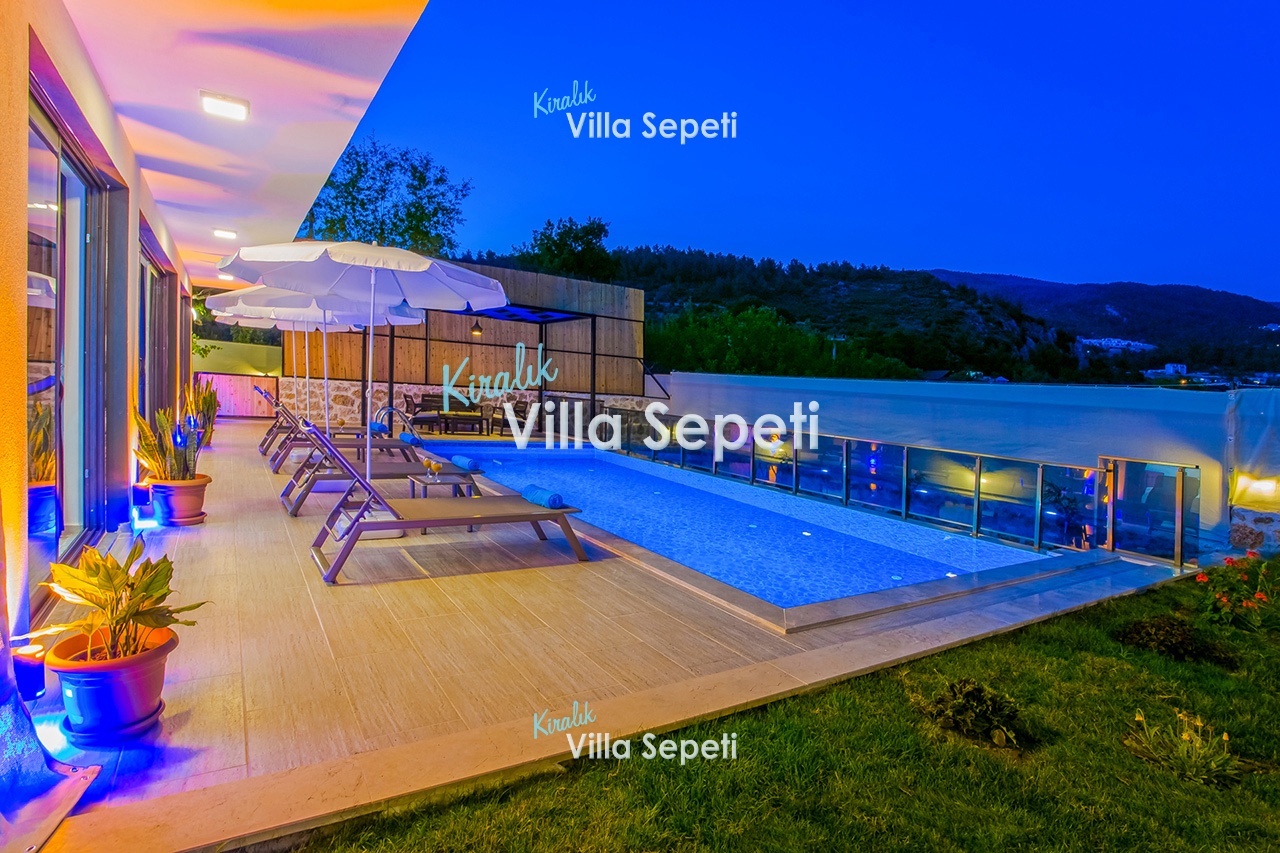 Villa Ay