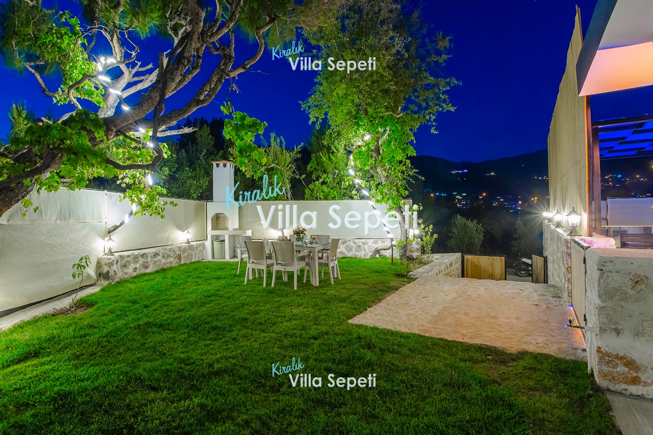 Villa Ay