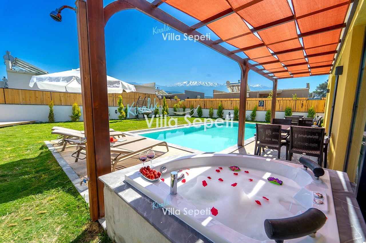 Villa Çalış Riverside