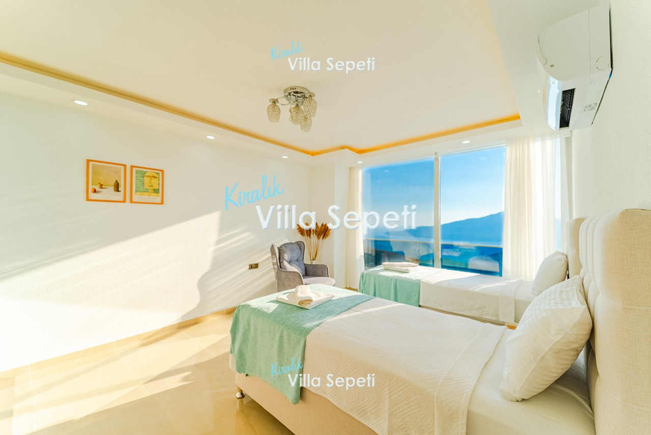 Villa July