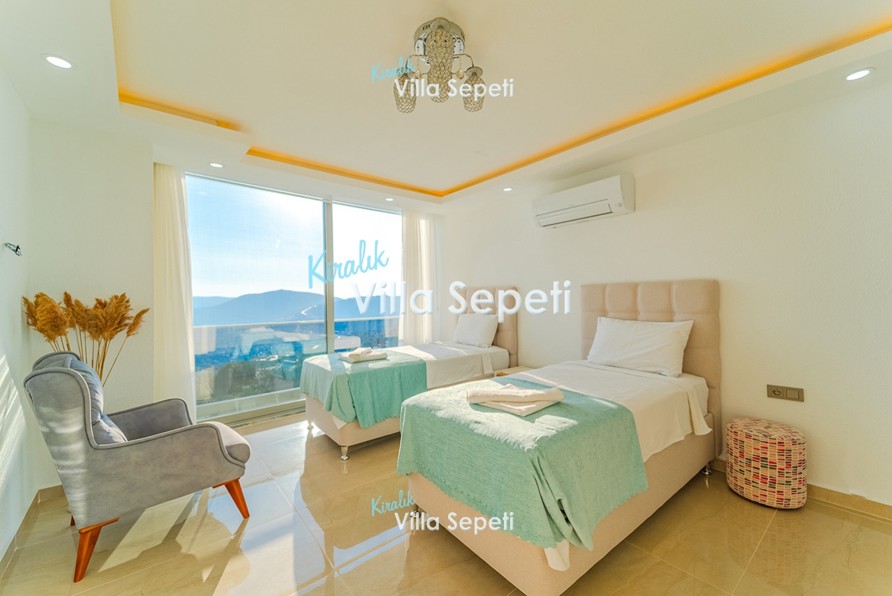 Villa July