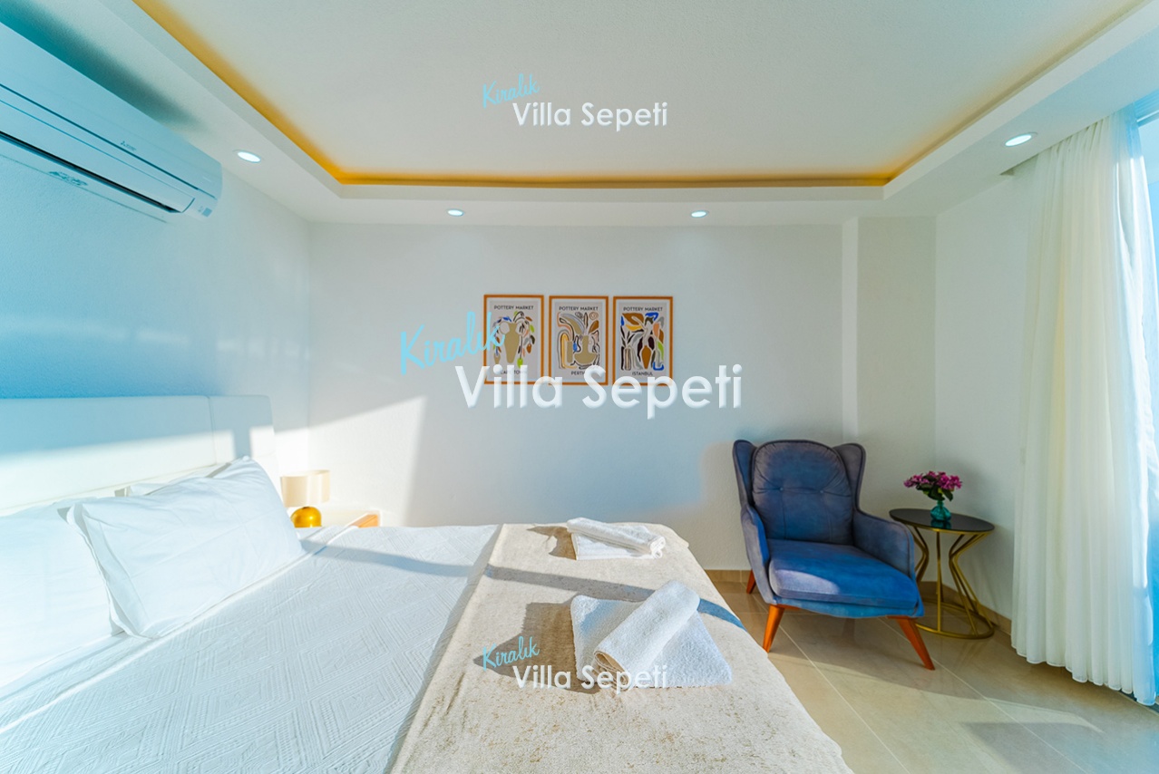 Villa July