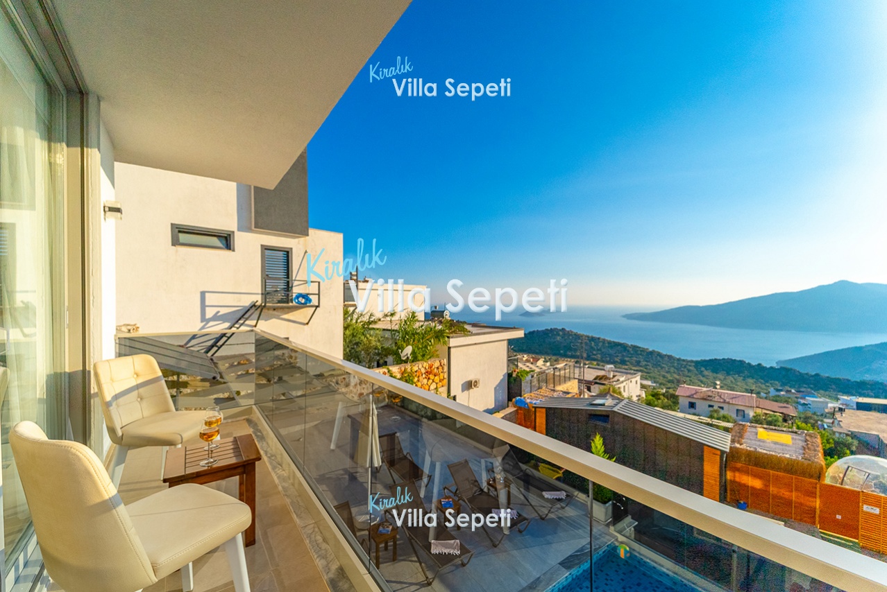 Villa July