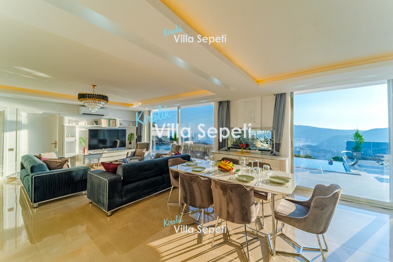 Villa July