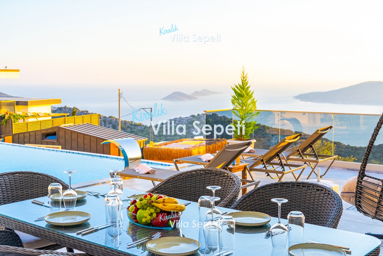 Villa July