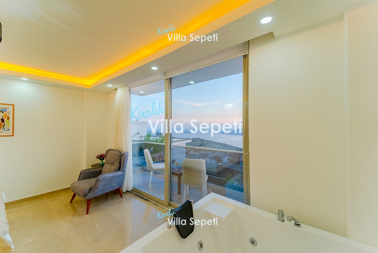 Villa July