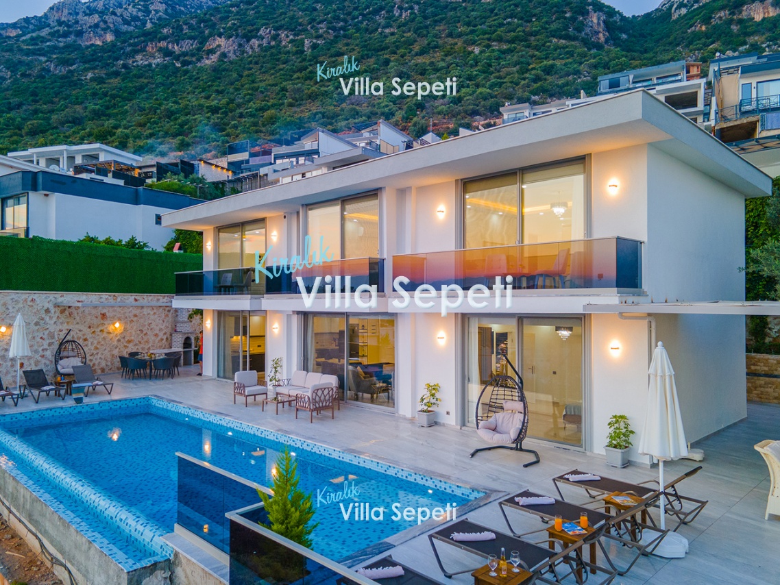 Villa July