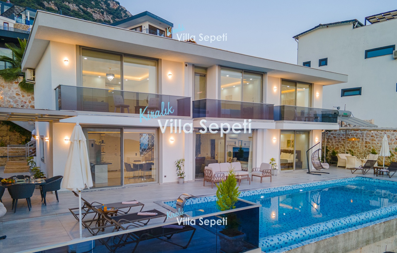 Villa July