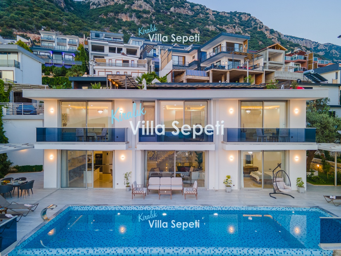 Villa July