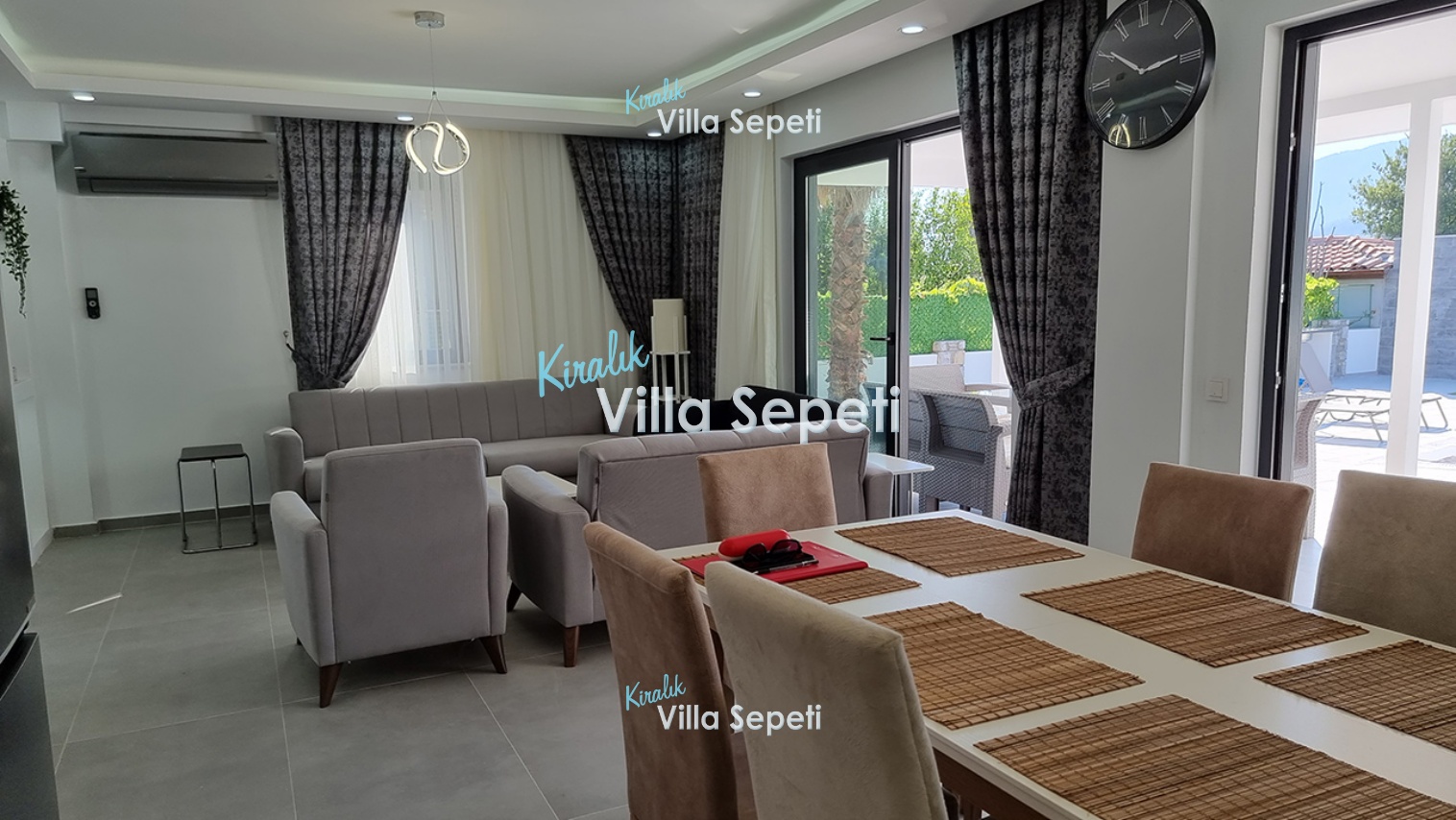 Villa Life Port
