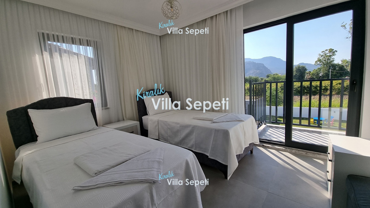 Villa Life Port