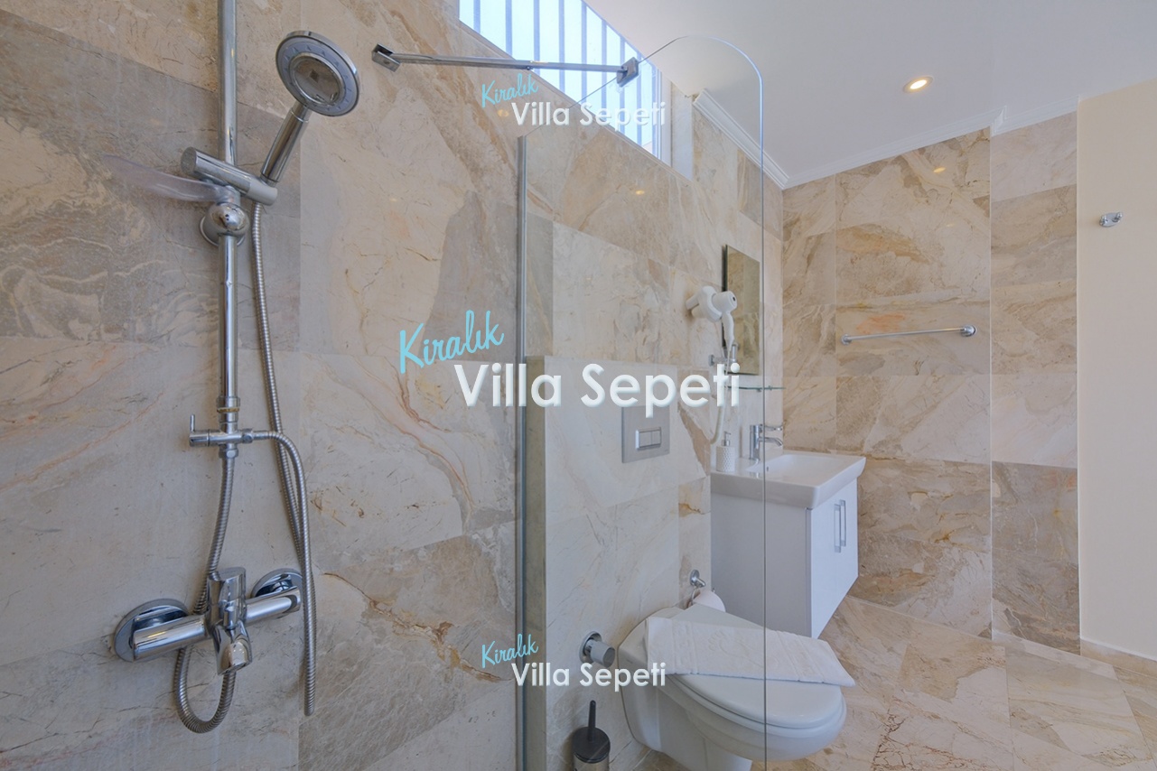 Villa Lumiere 2
