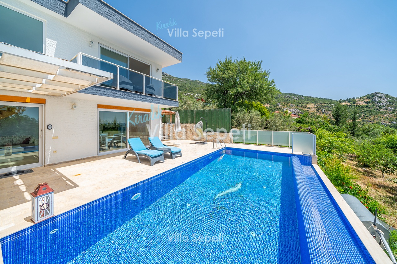 Villa River